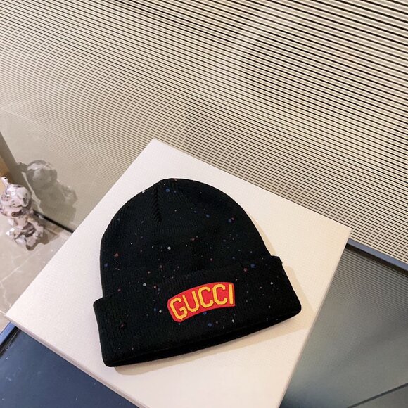 ?Gucci bucket hat?